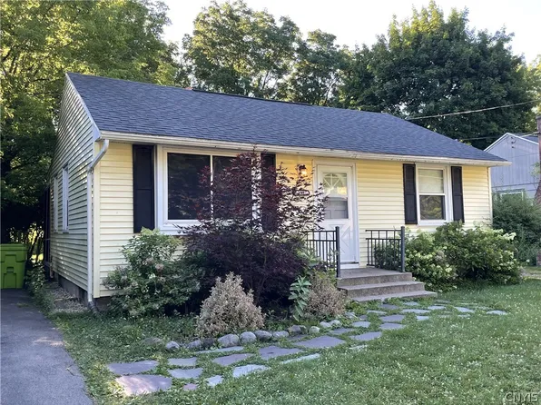 312 Hunt Dr, Fayetteville, NY 13066