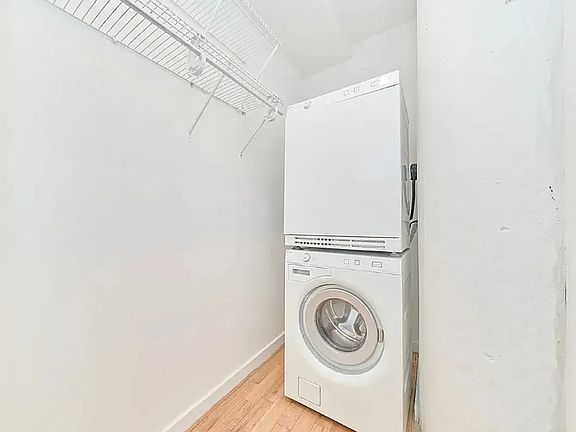5th image of 53 Hope St Unit 519