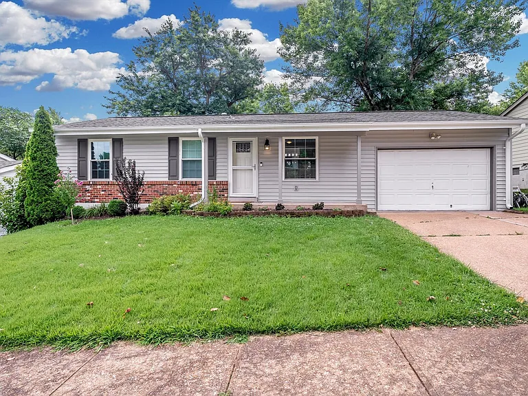 1338 Greenmar Dr — Photo 1