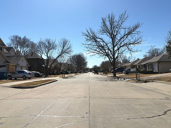 5th image of 909 Boxwood Dr