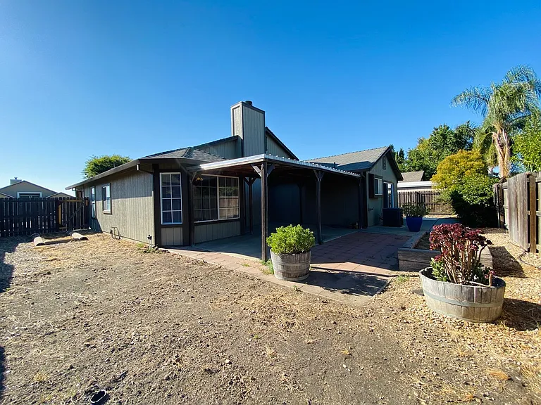 271 Allport Dr — Photo 10