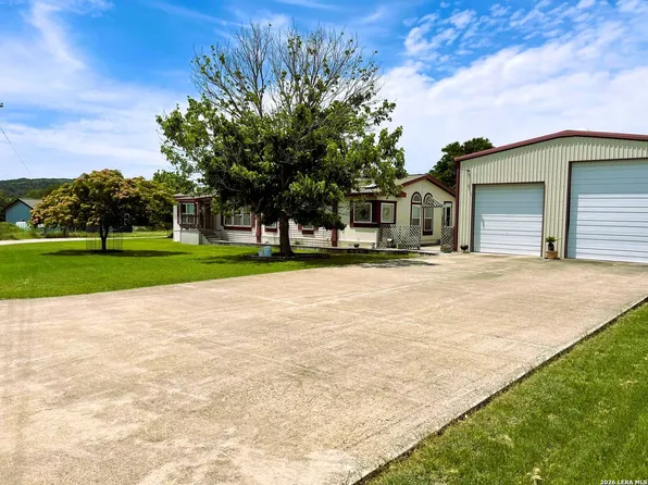 460 Faurie Road, Lakehills, TX 78063
