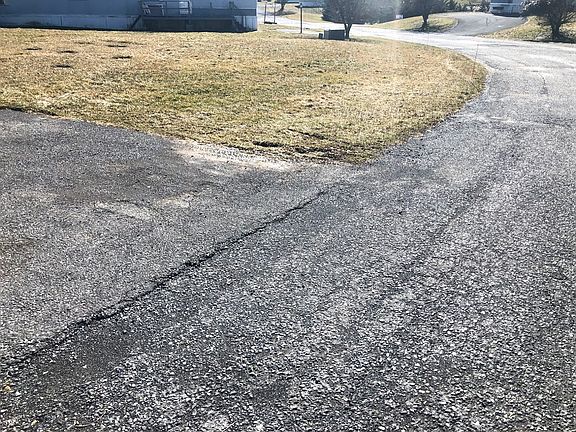 4th image of 8 Apache Dr