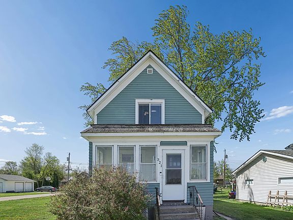 3rd image of 321 1st St NE
