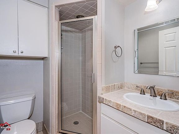 5th image of 3730 Fairfield Ave Unit 109