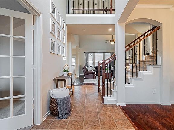 4th image of 2601 Oakland Way