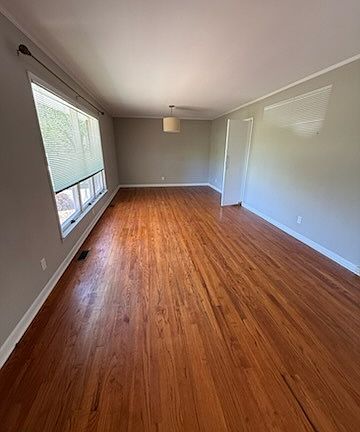 2nd image of 1816 Knox St