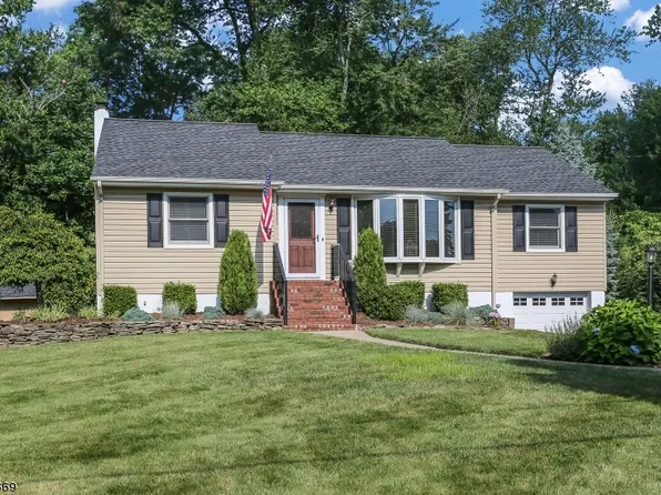 11 Academy Dr W, Whippany, NJ 07981