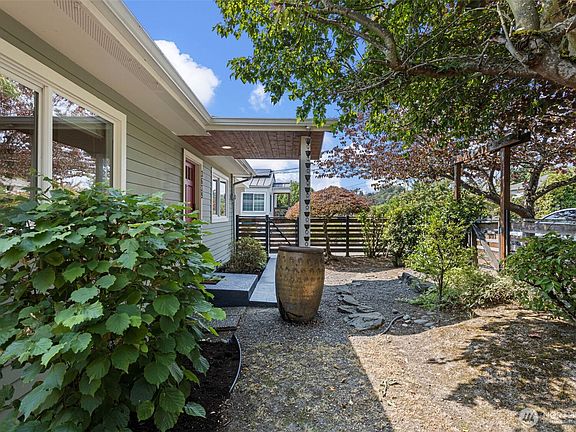 3rd image of 3639 S Lucile Street
