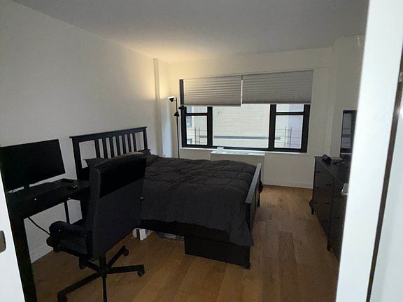 4th image of 279 E 44th St APT 9B