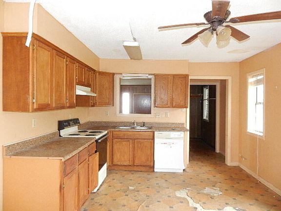 4th image of 216 Randall Road Ext