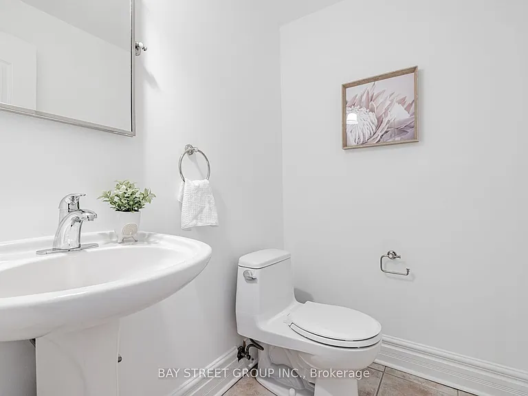 35 William Poole Way — Photo 22