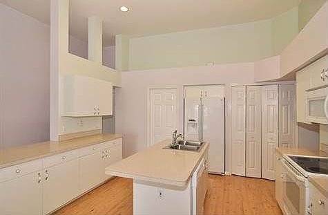 3rd image of 22069 Seashore Cir