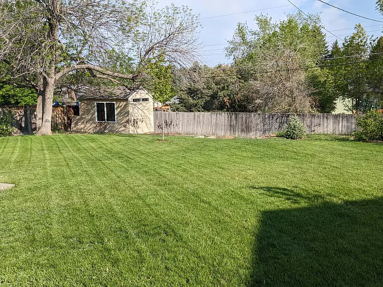 6852 S Clermont Dr — Photo 15
