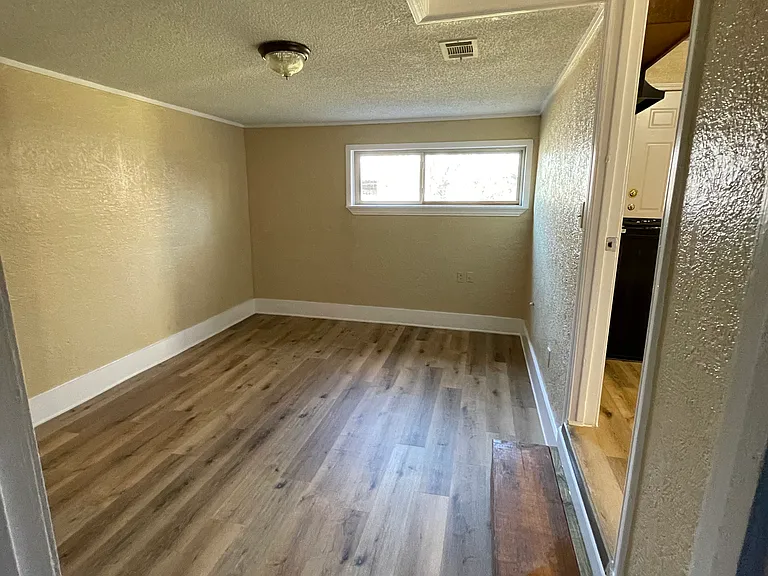 525 Royal Ave — Photo 16