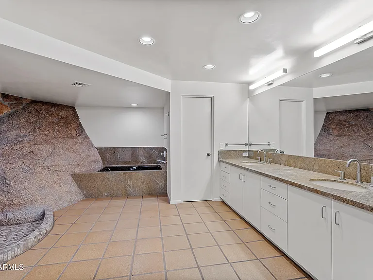 6700 E Hawksnest Rd — Photo 38