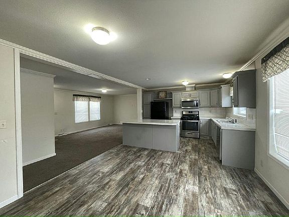 2nd image of 126 Aqua Dr
