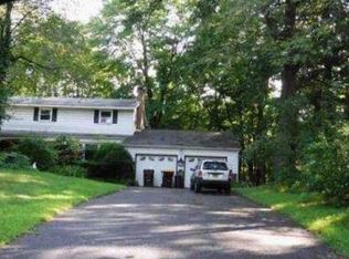 7 Collins Ct, Ballston Lake, NY 12019