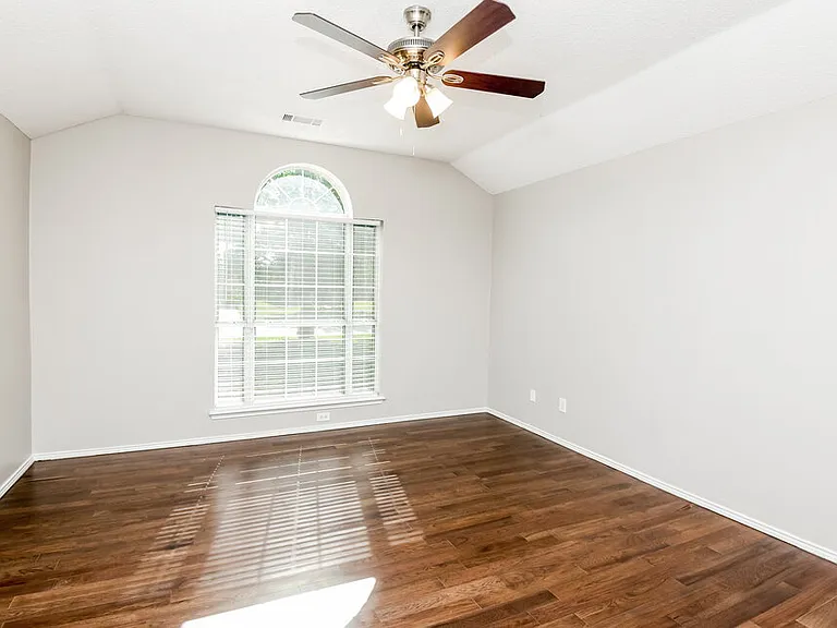 1706 Tonya May Ln — Photo 11
