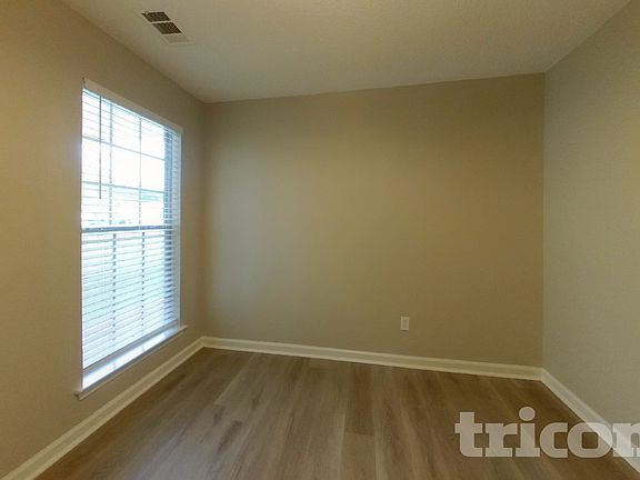 4th image of 236 Galway Ln