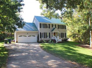 570 Rockwood Dr, Graham, NC 27253