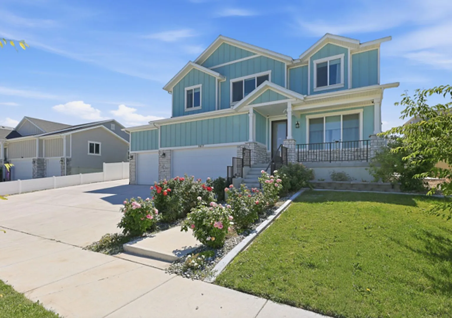Large luxurious house with view of beautiful Utah Lake! — Photo 2