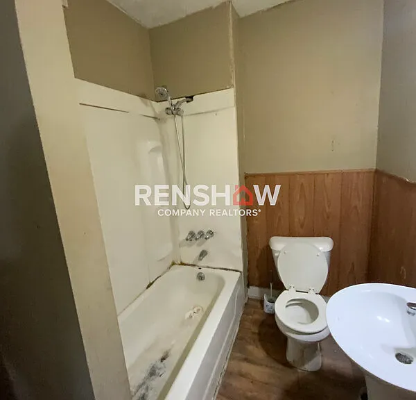 525 Baxter St — Photo 12