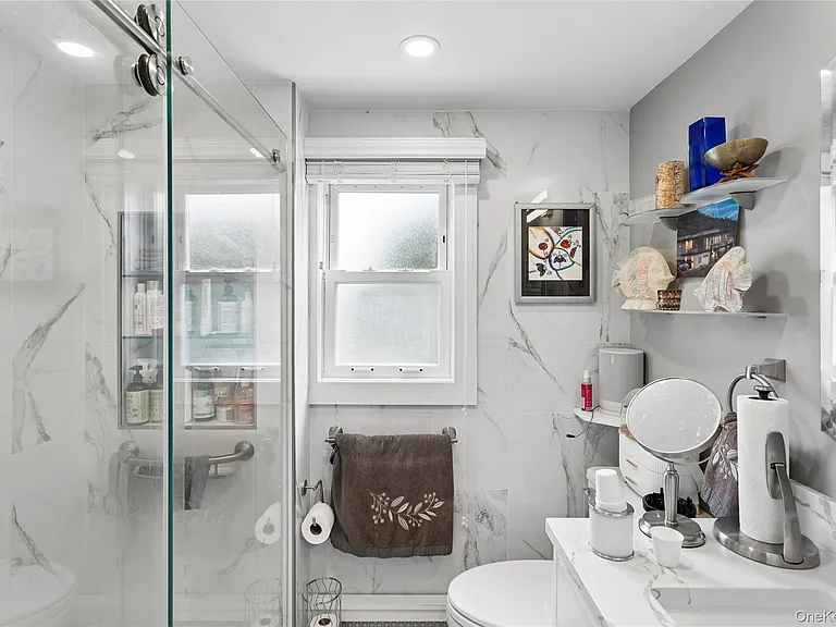 31 Julian Pl #1S — Photo 14