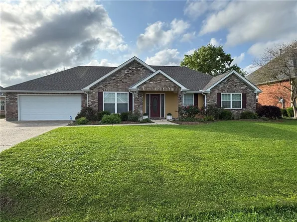 106 Wisteria Ln, Luling, LA 70070