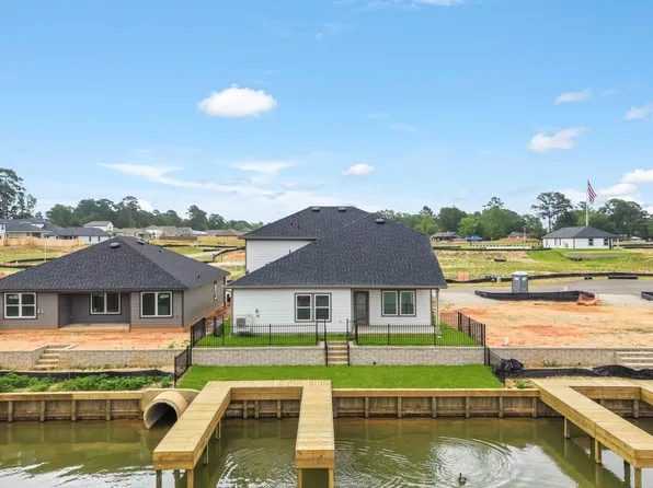 13132 Sorrento Bay Dr, Willis, TX 77318