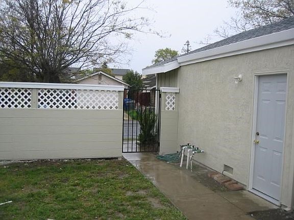 3rd image of 234 Cedar Rock Cir