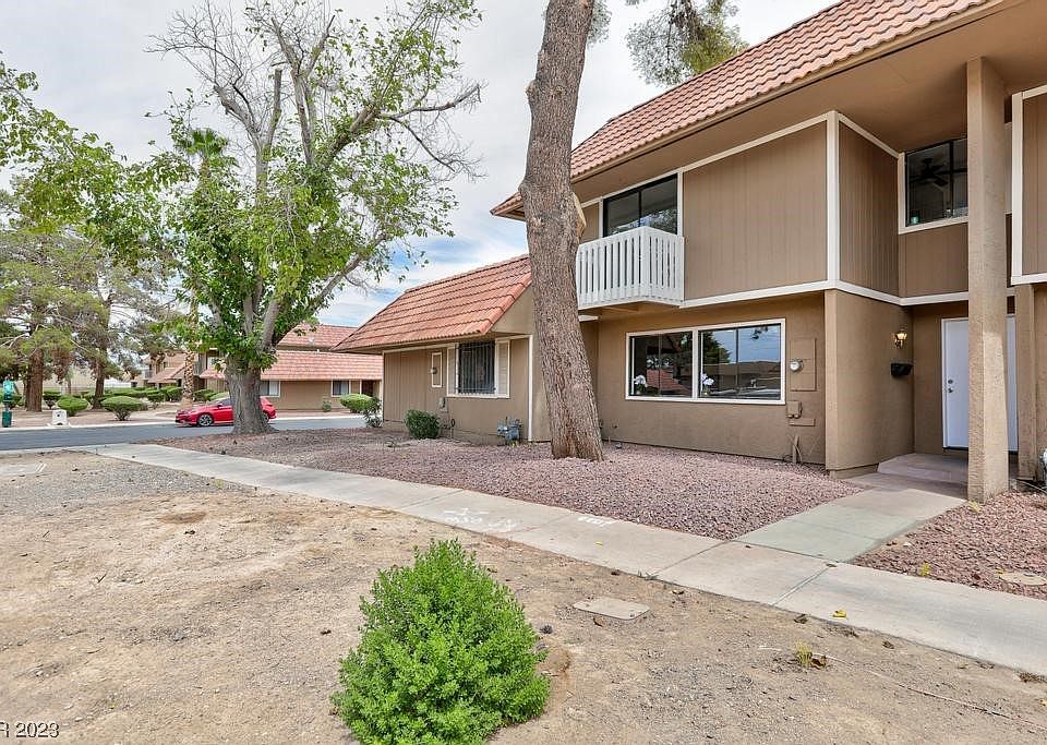 1st image of 2445 Paradise Village Way