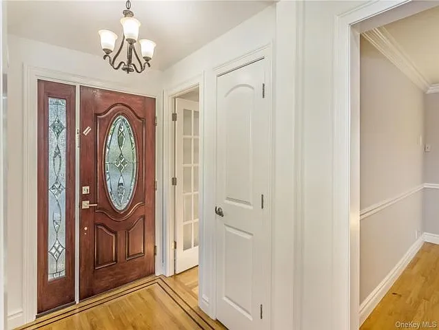 104 Sheridan Ave — Photo 3