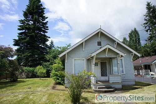 3rd image of 1219 Beach Ave