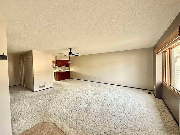 4th image of 1425 Lookout Valley Ct