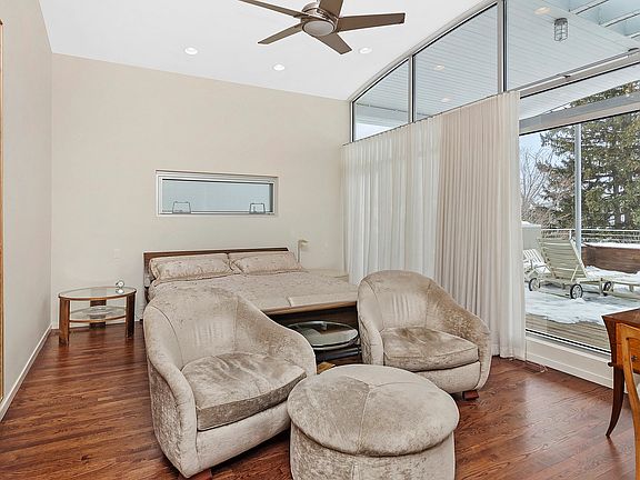 3rd image of 42 Prairie Ct
