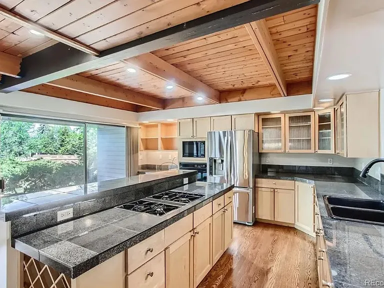 7 E Belleview Dr — Photo 6
