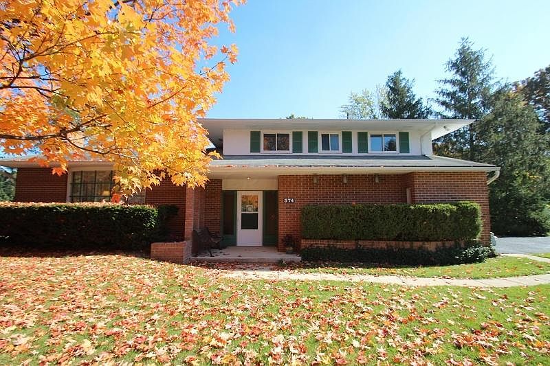 1st image of 374 Briarwood Dr