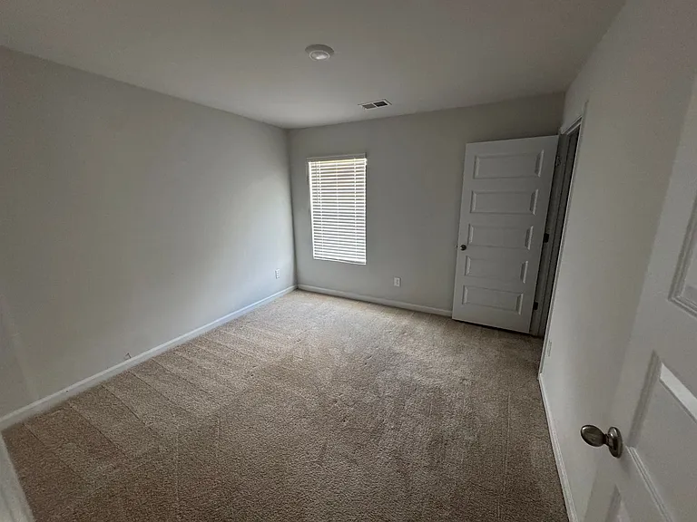 430 Whitby St — Photo 12