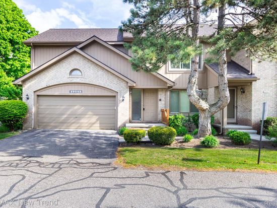 29583 Sierra Pointe Cir, Farmington, MI 48331