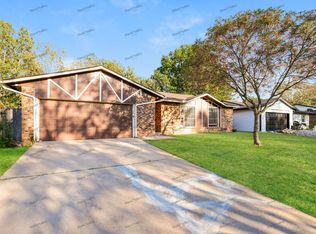 1669 S Pine Ave, Broken Arrow, OK 74012