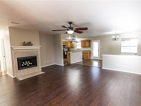 5th image of 1028 Heberle Dr