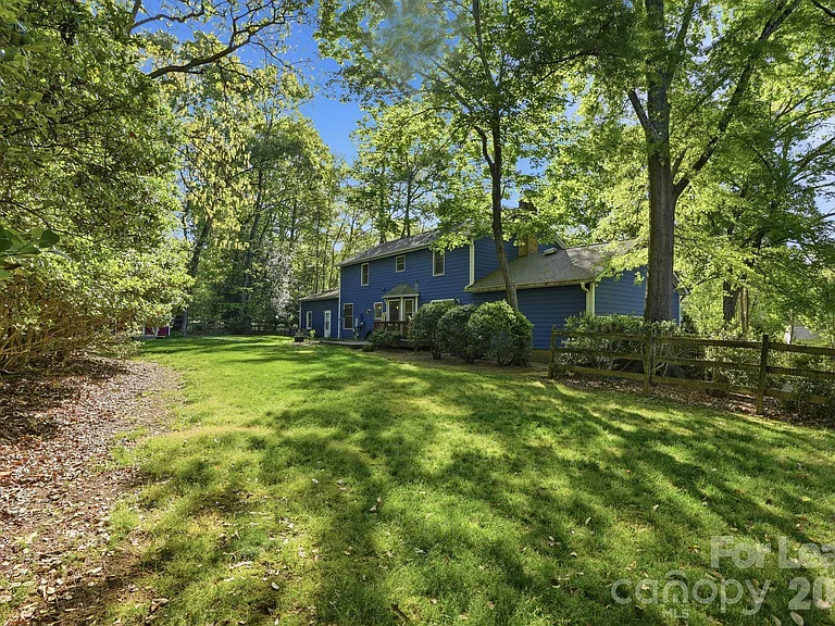 301 Sardis Rd N — Photo 29