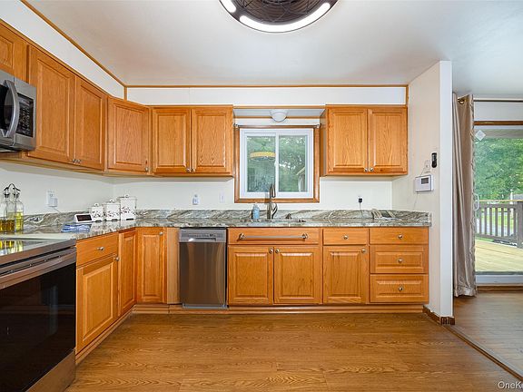 3rd image of 2 Lawrence Road