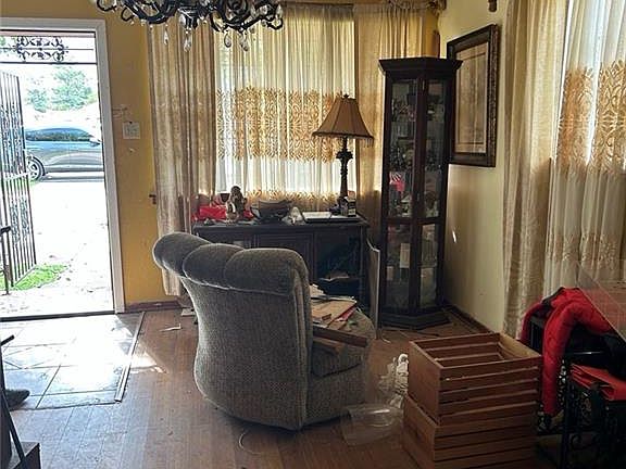 3rd image of 1716 Odeon St