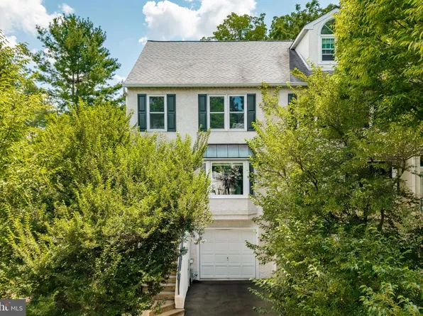 3054 Mitchell Ct, Lafayette Hill, PA 19444