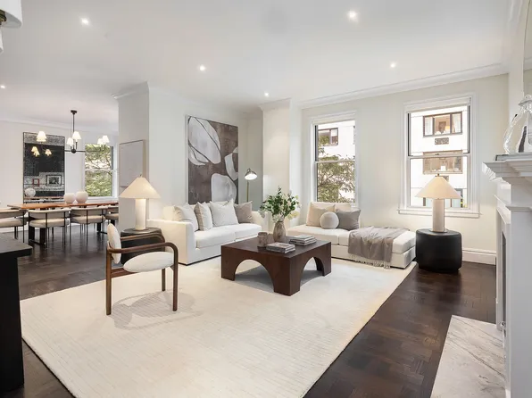 910 Park Avenue image 1 of 14