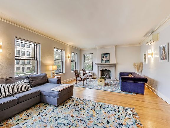 3rd image of 2061 W Farwell Ave APT 1