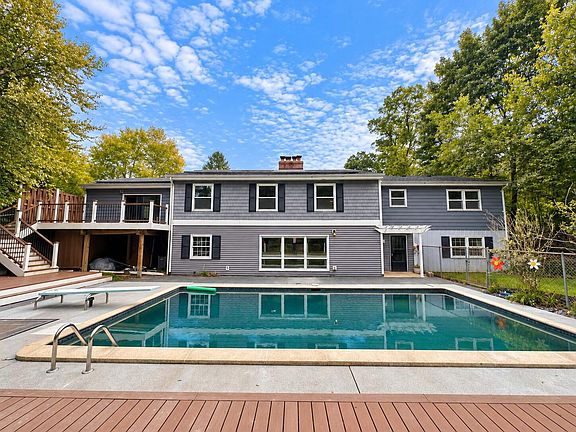 5th image of 2134 Sycamore Ln