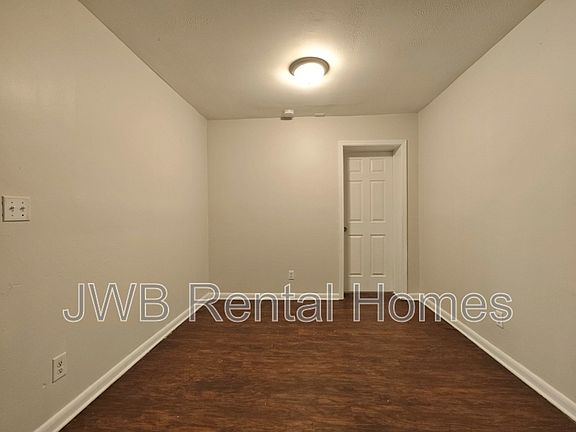 5th image of 2228 Betsy Dr